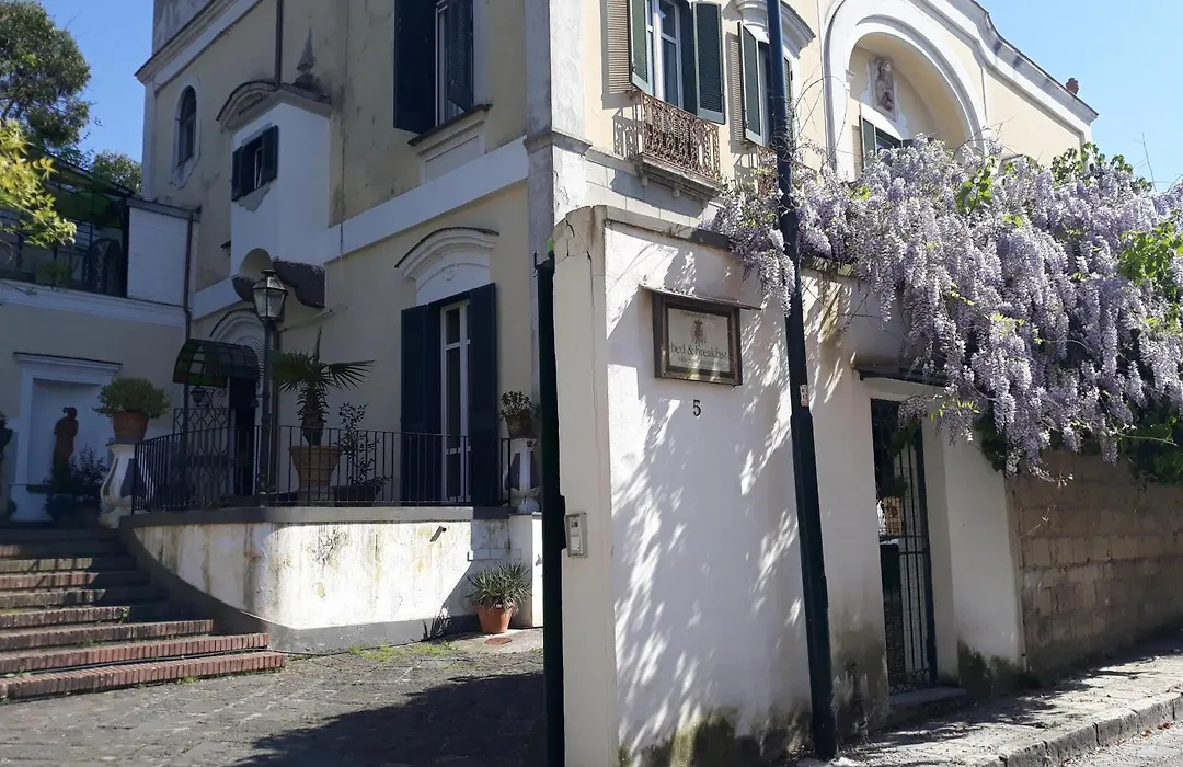 B&B Villa San Gennariello-1